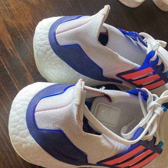 NWOT Adidas boost size 10 - Picture 5 of 5
